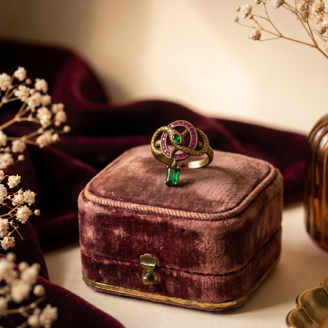 The Lamia Ring