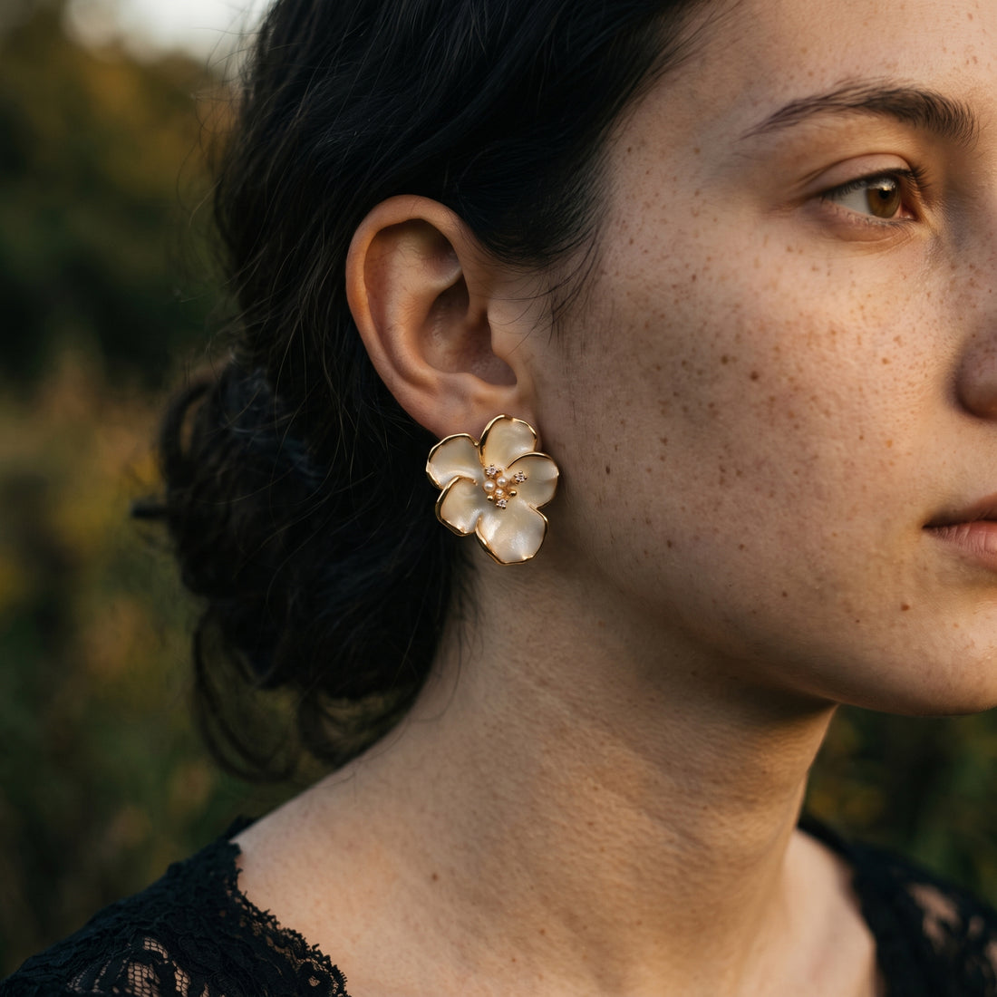 The Daisy Bloom Stud Earrings