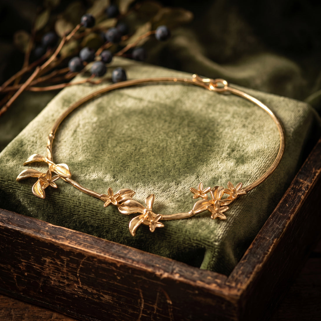 The Eglantine Necklace