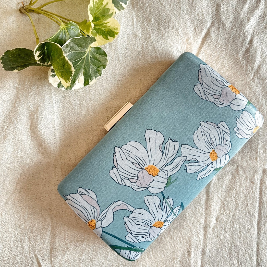 Buy-Lilies in the Wind-Clutch-Cyahi-Online
